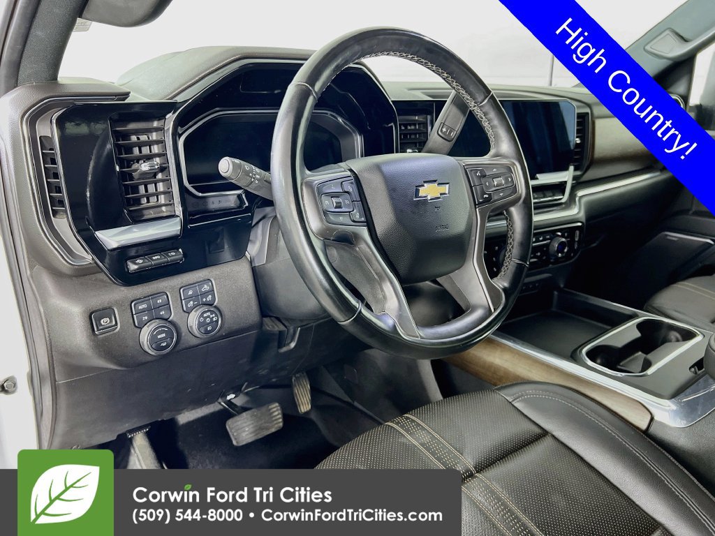 Used 2024 Chevrolet Silverado 3500 High Country w/ High Country Premium Package AWD/4WD image 2