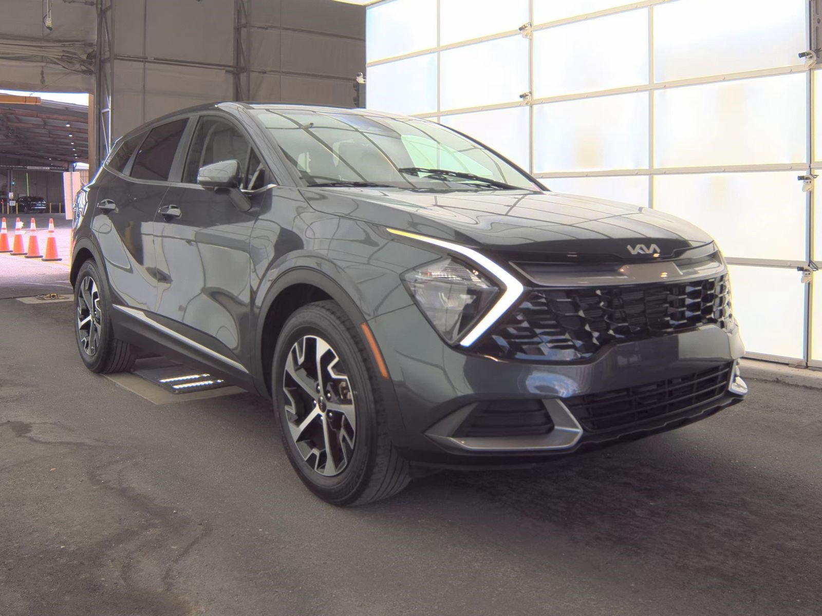 Used 2023 Kia Sportage EX FWD image 6