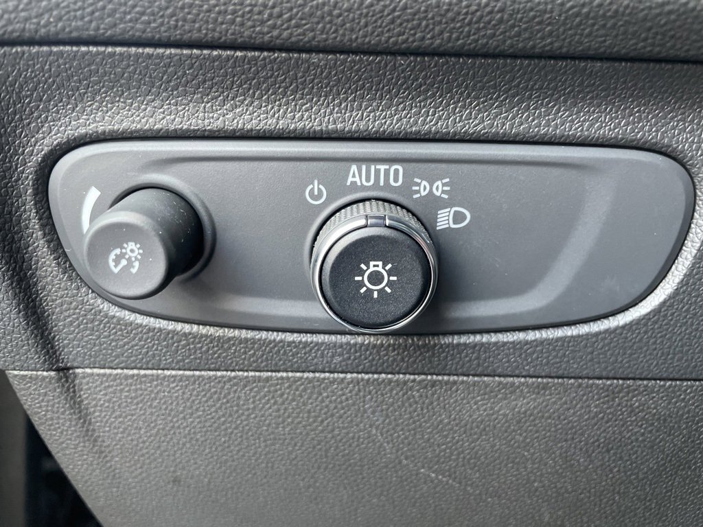 Used 2023 Buick Envision Essence image 26