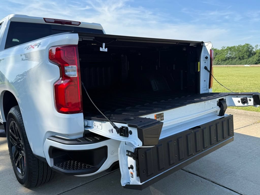 Used 2026 Chevrolet Silverado 1500 RST w/ Redline Edition AWD/4WD image 7