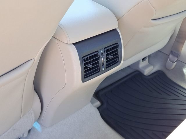 Used 2013 Toyota Camry XLE w/ Leather Pkg FWD image 27