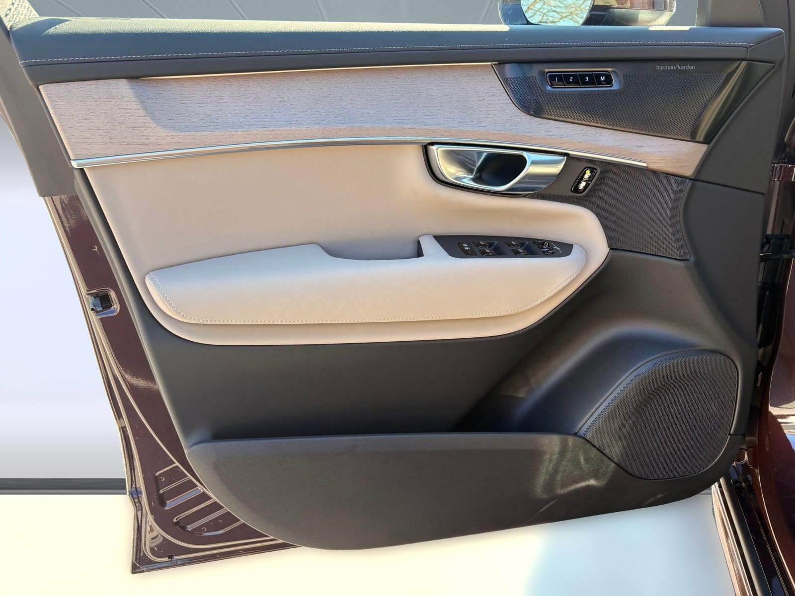 New 2026 Volvo XC90 T8 Plus w/ Protection Package image 22