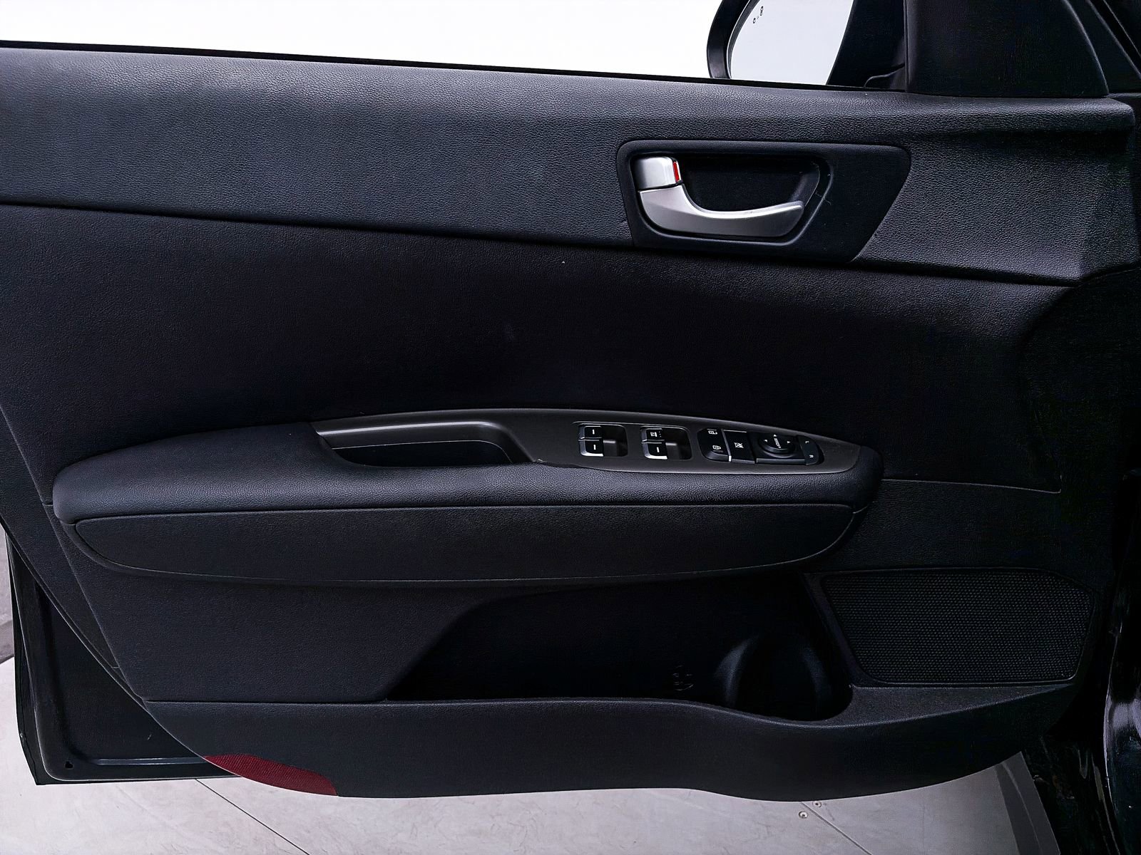 Used 2020 Kia Optima LX image 11