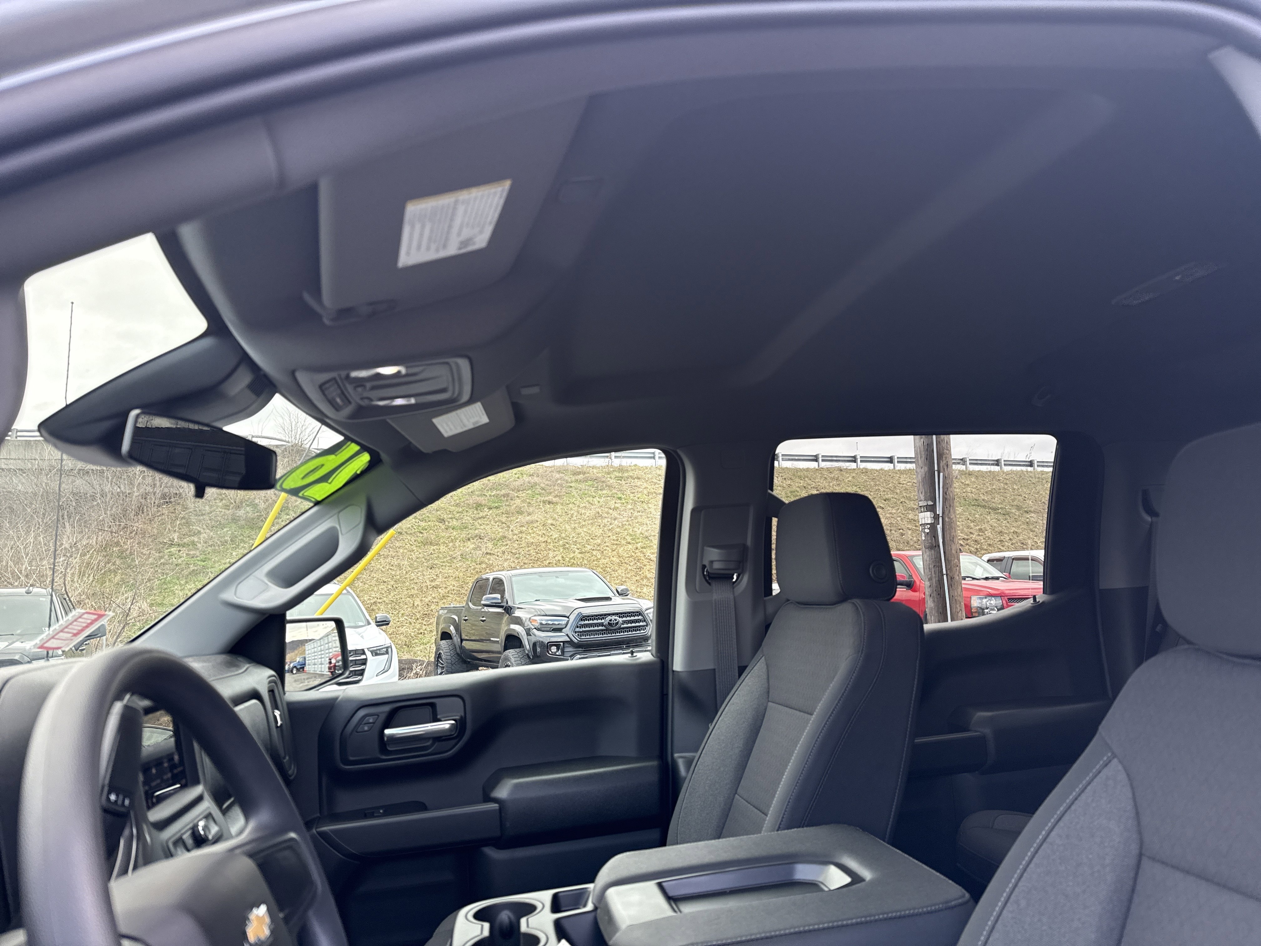 New 2026 Chevrolet Silverado 1500 Custom w/ LPO, Dark Essentials Package AWD/4WD image 30