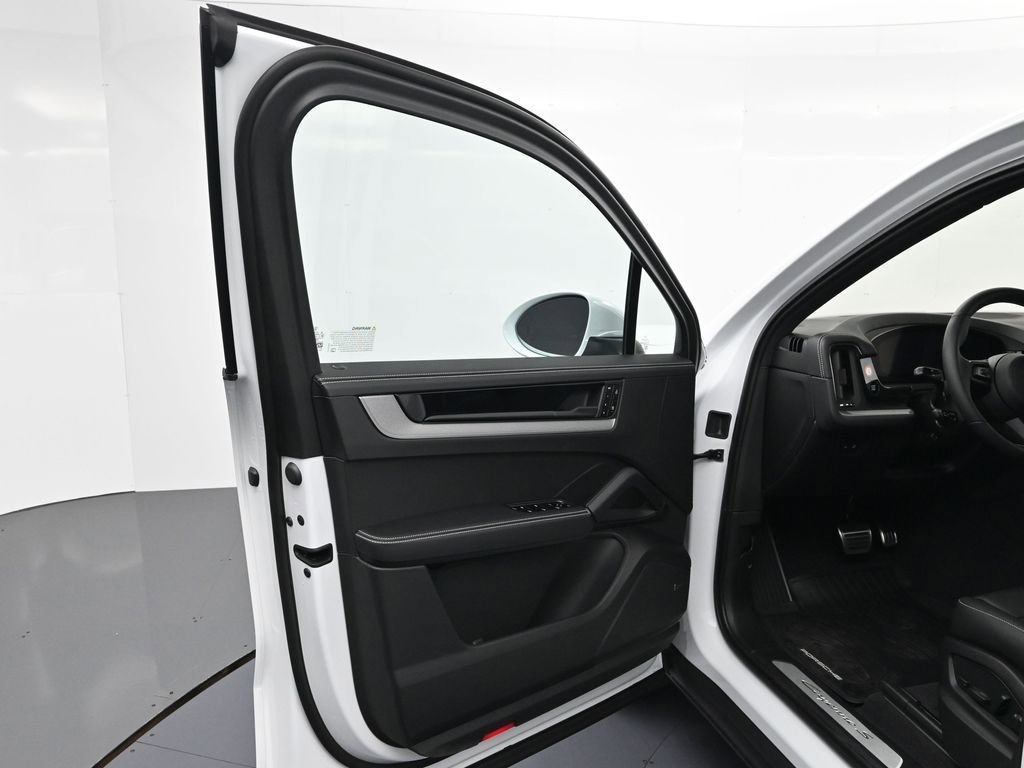 New 2026 Porsche Cayenne S image 15