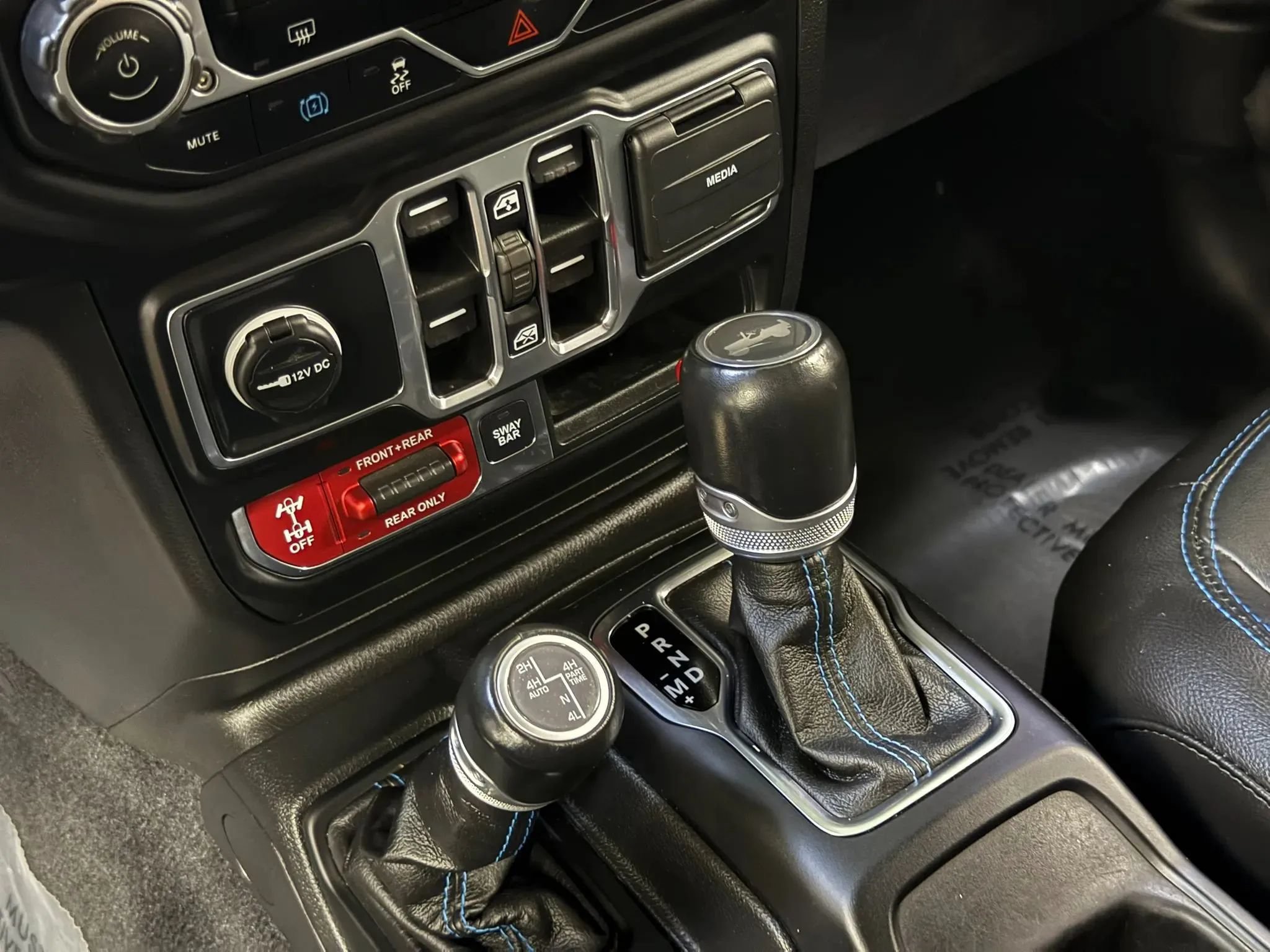 Used 2024 Jeep Wrangler Unlimited Rubicon 4xe AWD/4WD image 22