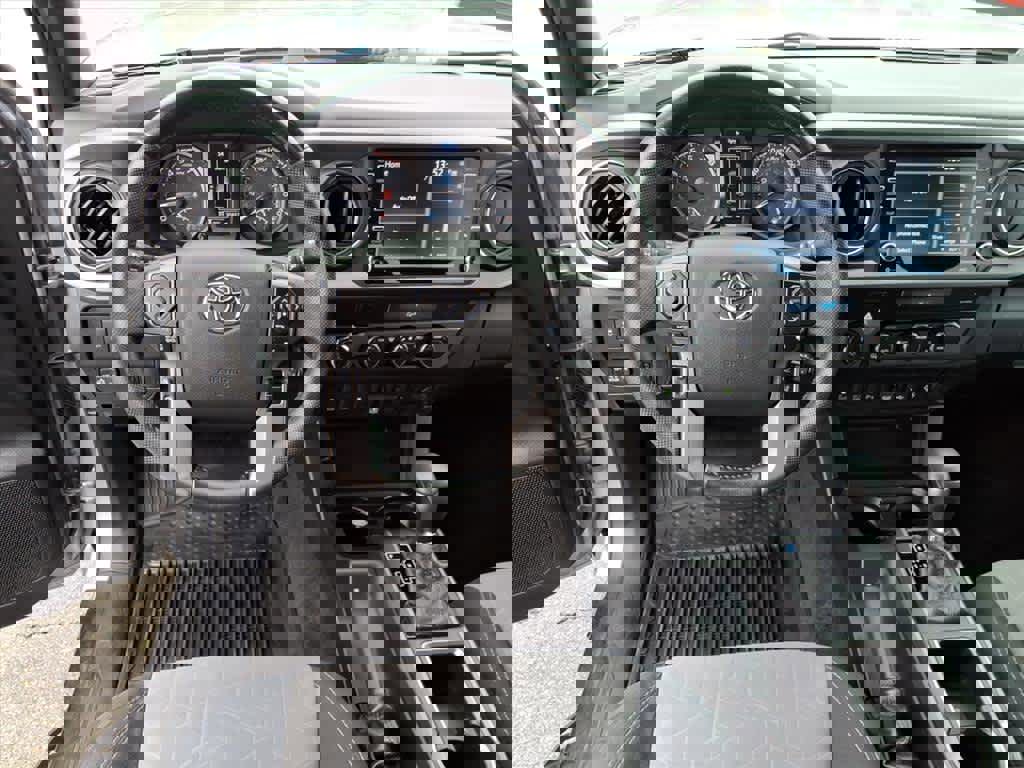 Used 2021 Toyota Tacoma TRD Off-Road w/ Technology Package image 14