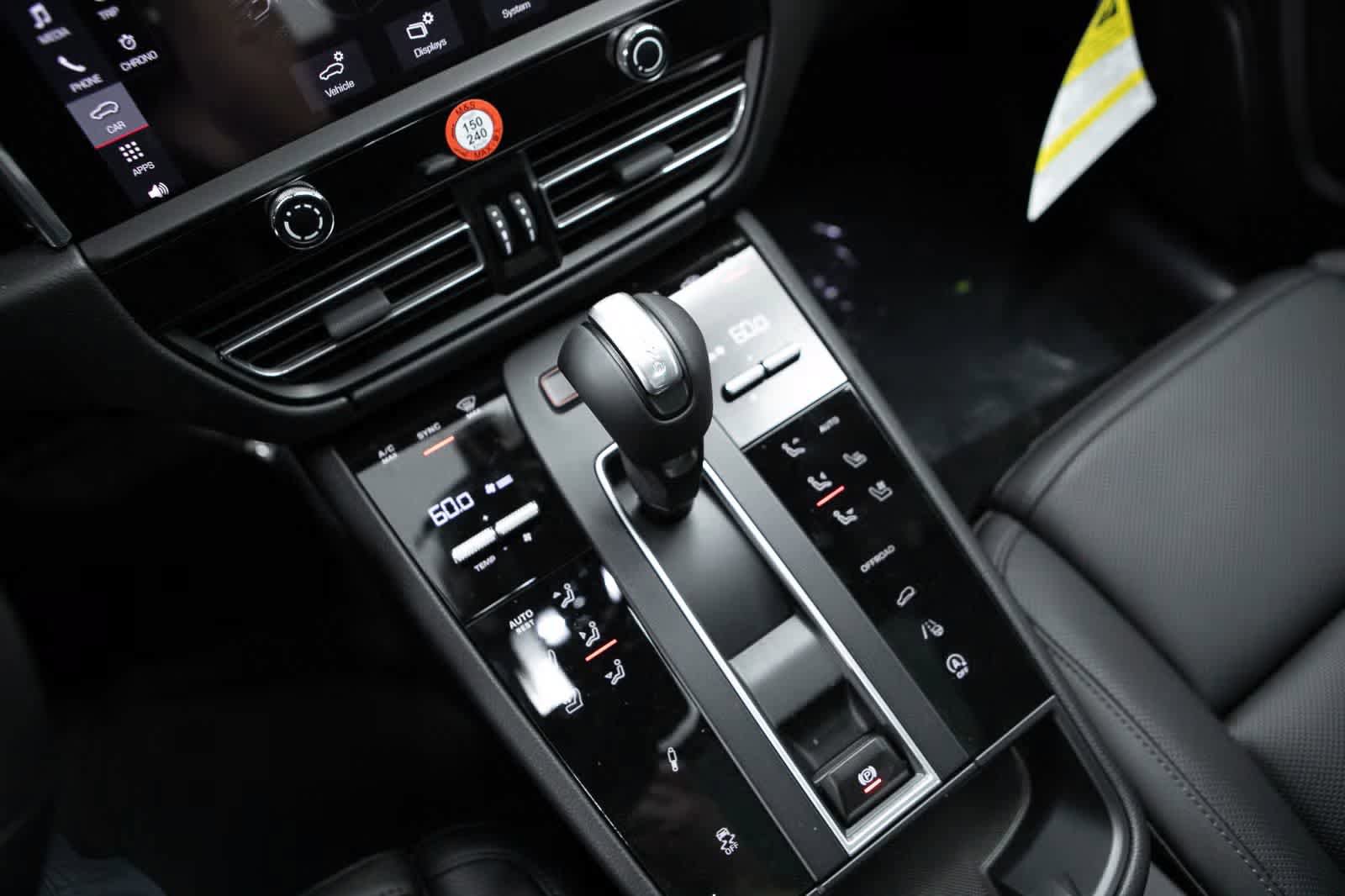 Certified 2026 Porsche Macan Turbo AWD/4WD image 29