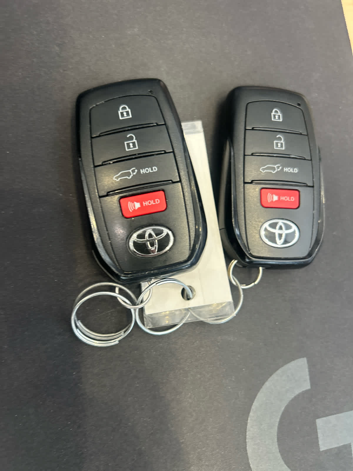 Used 2023 Toyota Sequoia Limited AWD/4WD image 20
