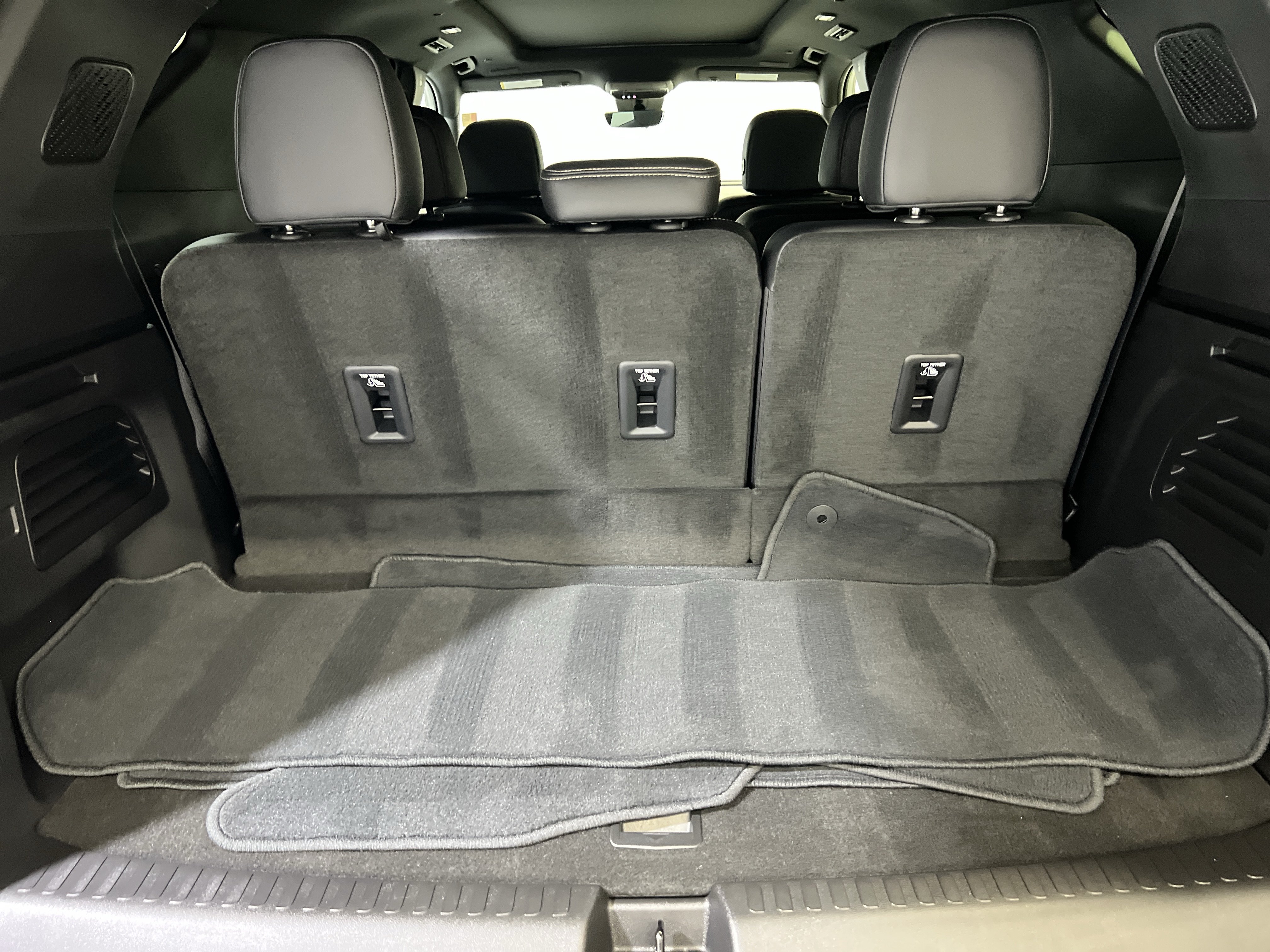 Used 2026 Chevrolet Traverse High Country FWD image 14