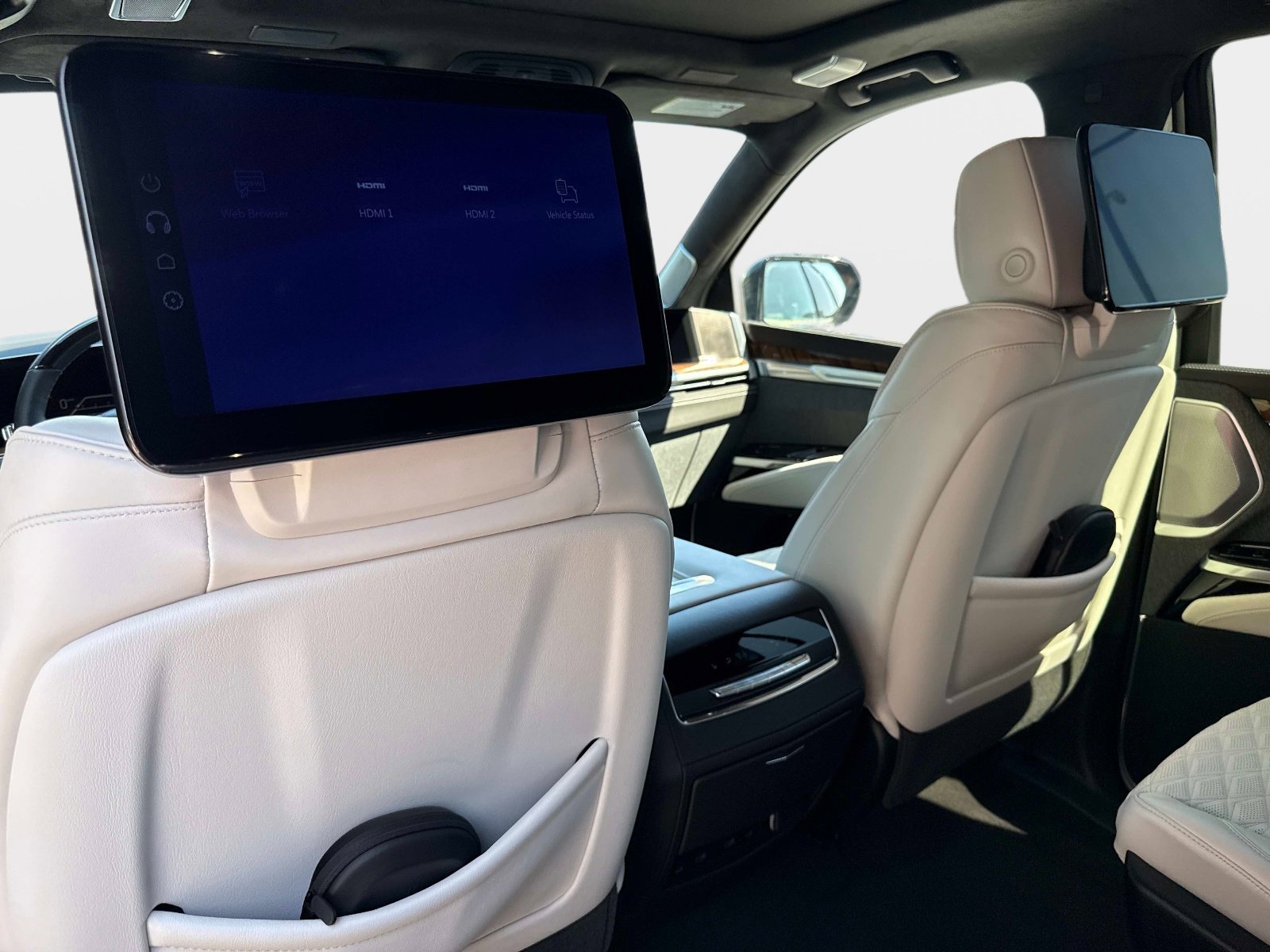 Used 2026 Cadillac Escalade Platinum Sport image 39