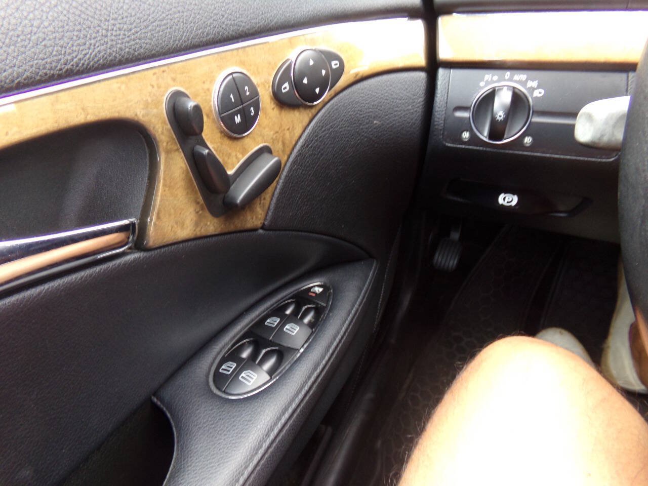 Used 2008 Mercedes-Benz E 350 4MATIC Sedan image 48