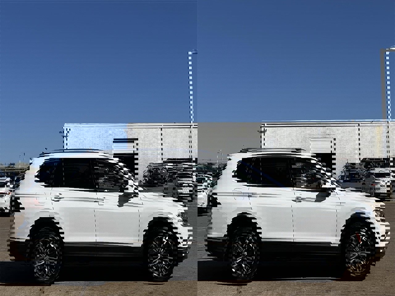 Used 2018 Volkswagen Tiguan SEL image 3