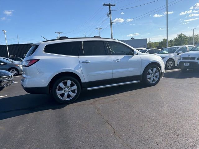Used 2016 Chevrolet Traverse LT w/ Style and Technology Package FWD image 6