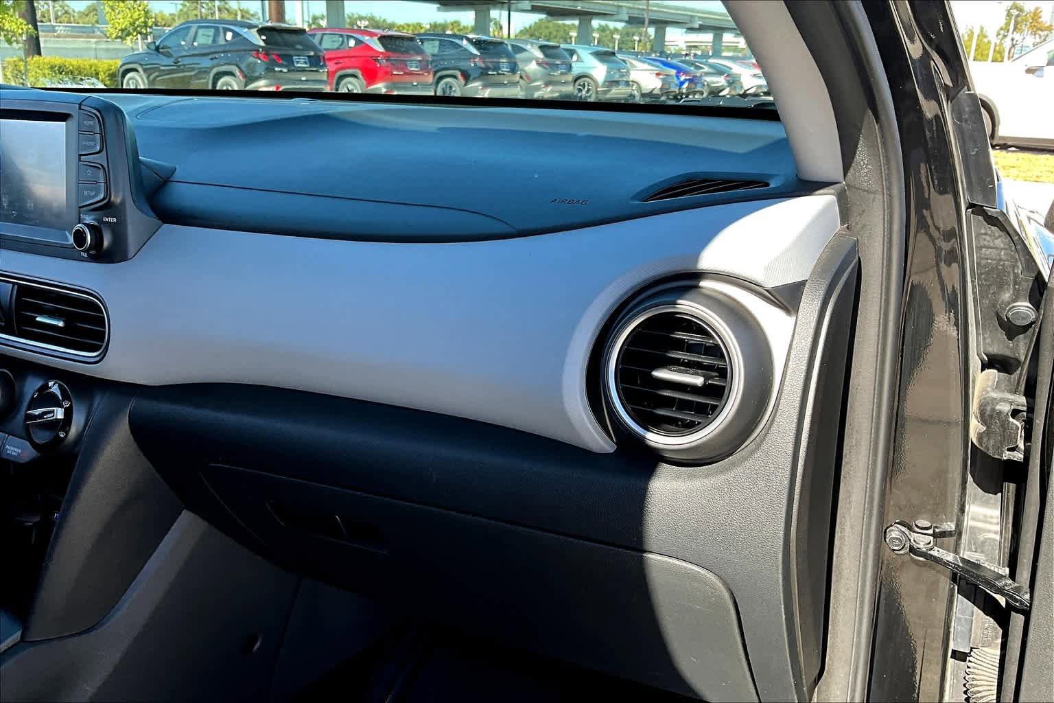 Used 2021 Hyundai Kona SEL FWD image 17
