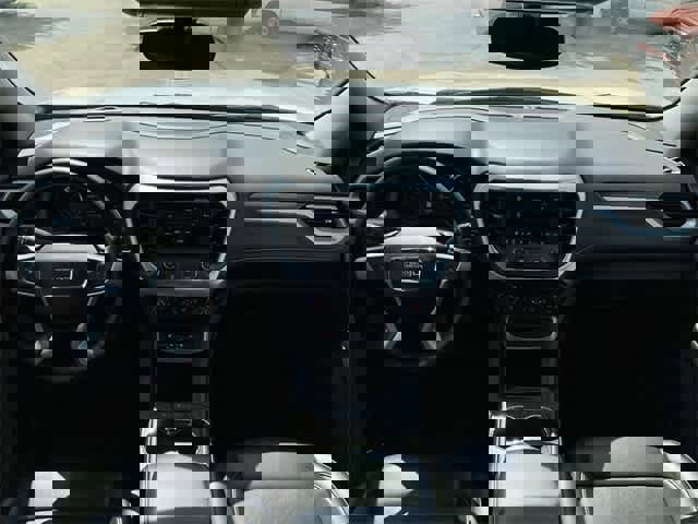 Used 2023 GMC Acadia SLT image 19