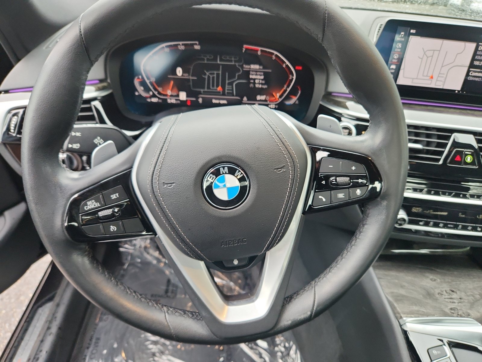 Used 2020 BMW 530i xDrive w/ M Sport Package AWD/4WD image 9