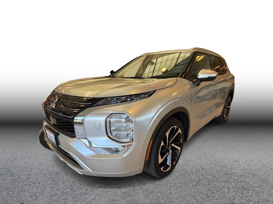 Used 2023 Mitsubishi Outlander SEL image 1