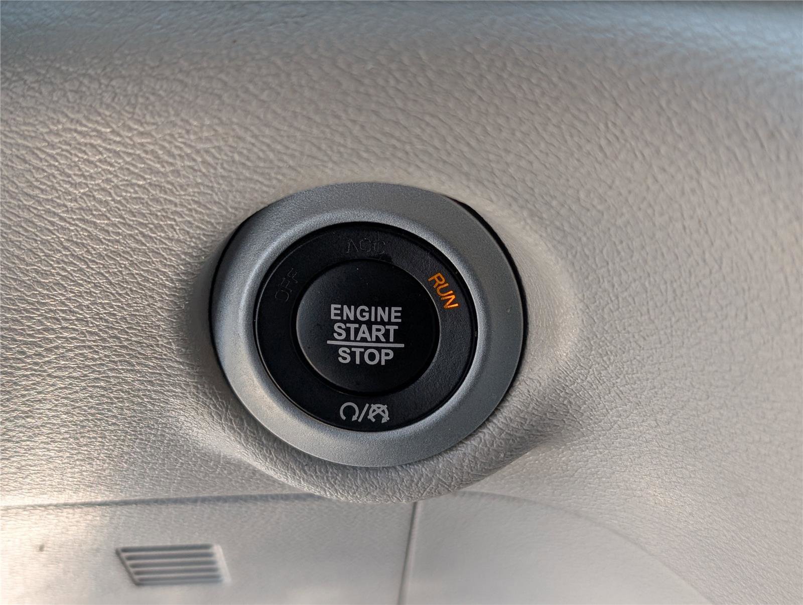 Used 2022 Chrysler Pacifica Touring-L FWD image 25