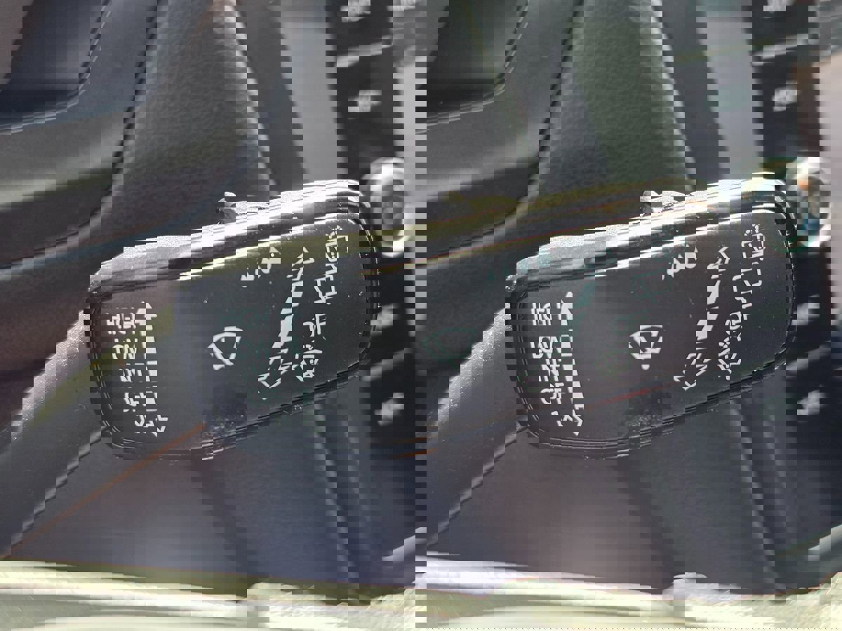 Used 2020 Volkswagen Tiguan SE w/ Panoramic Sunroof Package image 42