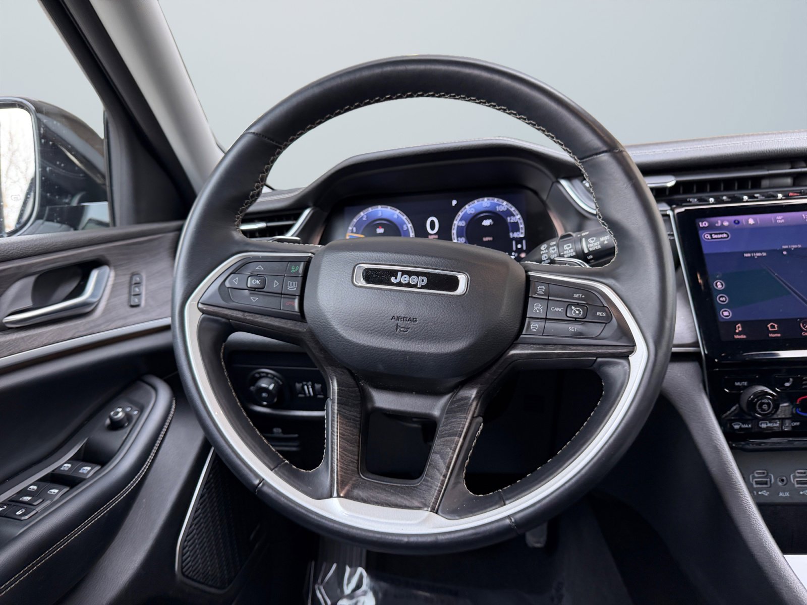 Used 2021 Jeep Grand Cherokee L Limited w/ Trailer Tow Group (B) image 13