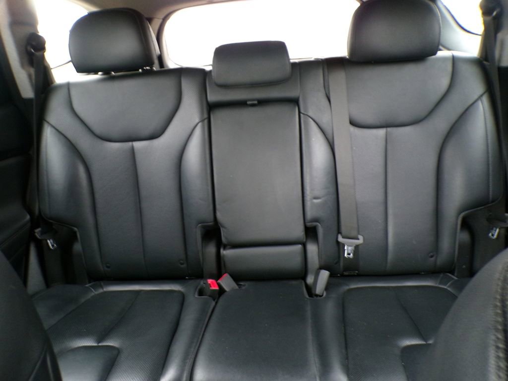 Used 2019 Hyundai Santa Fe AWD image 10