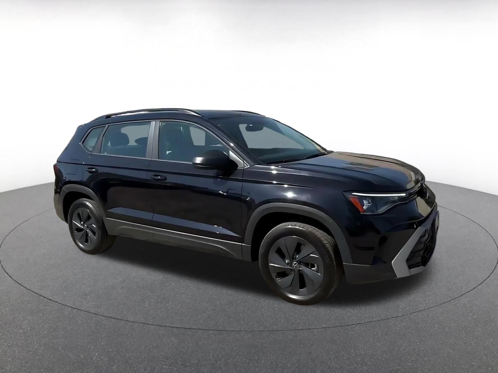Used 2026 Volkswagen Taos S FWD image 2