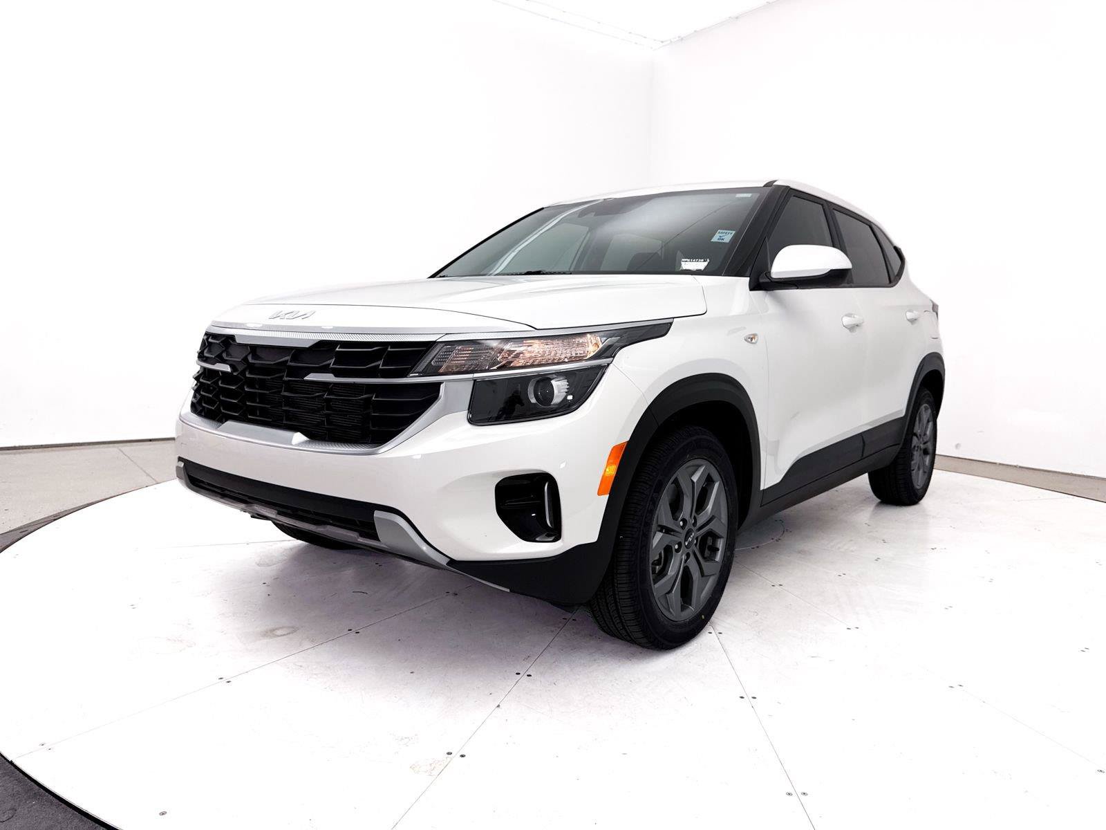 Certified 2024 Kia Seltos LX AWD/4WD image 13