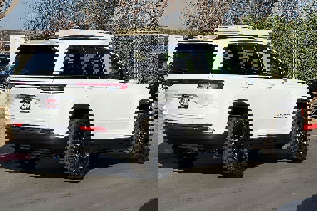 New 2026 Jeep Grand Cherokee Limited image 4