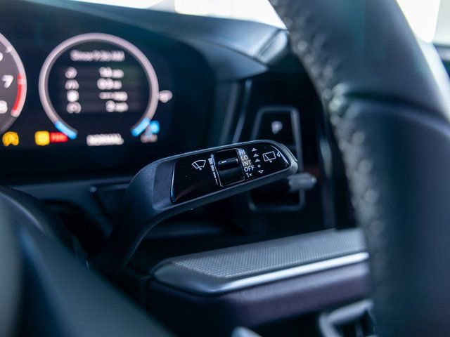 Certified 2025 Porsche Cayenne S AWD/4WD image 31