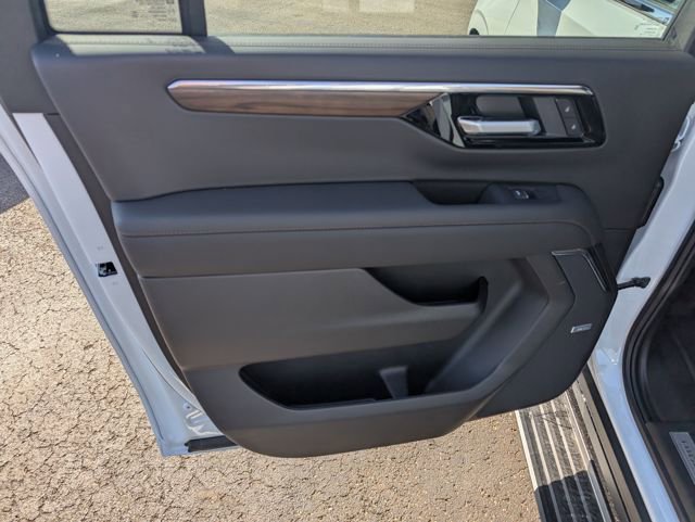 New 2026 Chevrolet Suburban High Country image 10