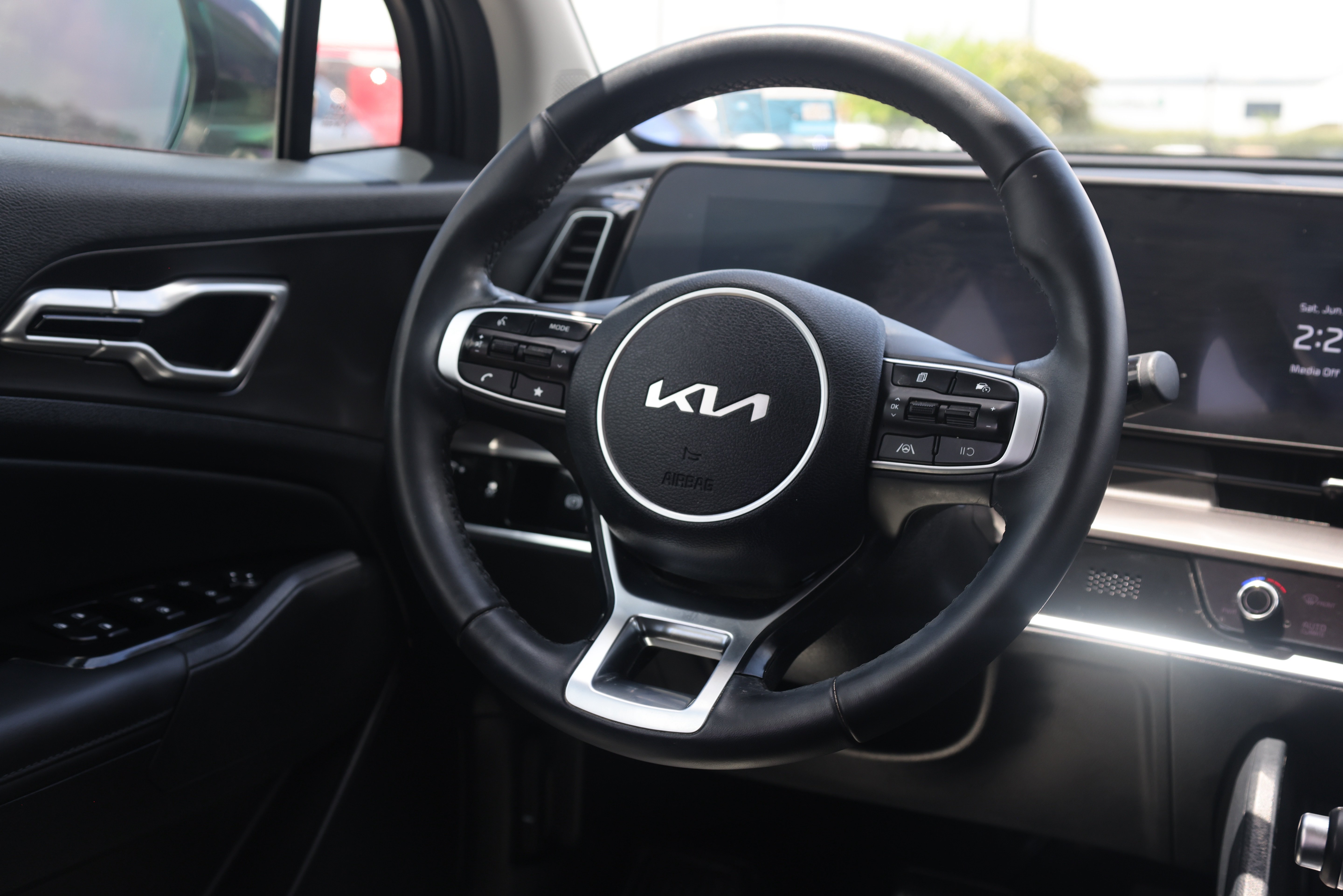Used 2024 Kia Sportage EX FWD image 7