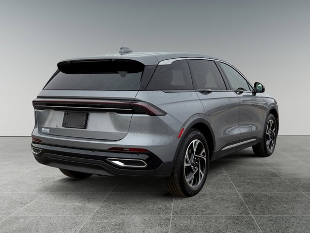 Used 2025 Lincoln Nautilus Premier w/ Equipment Group 102A image 5