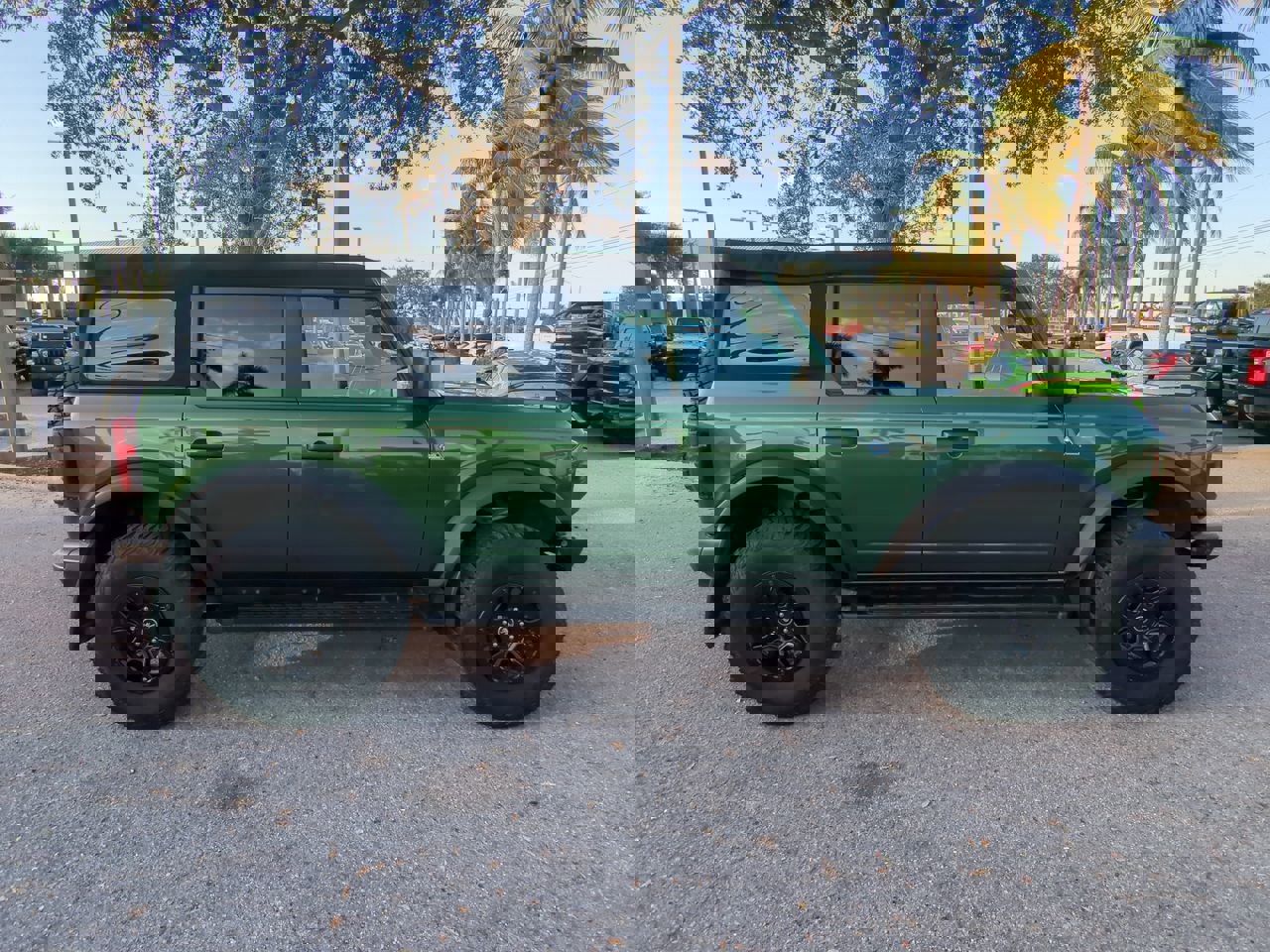 Used 2023 Ford Bronco Black Diamond image 4