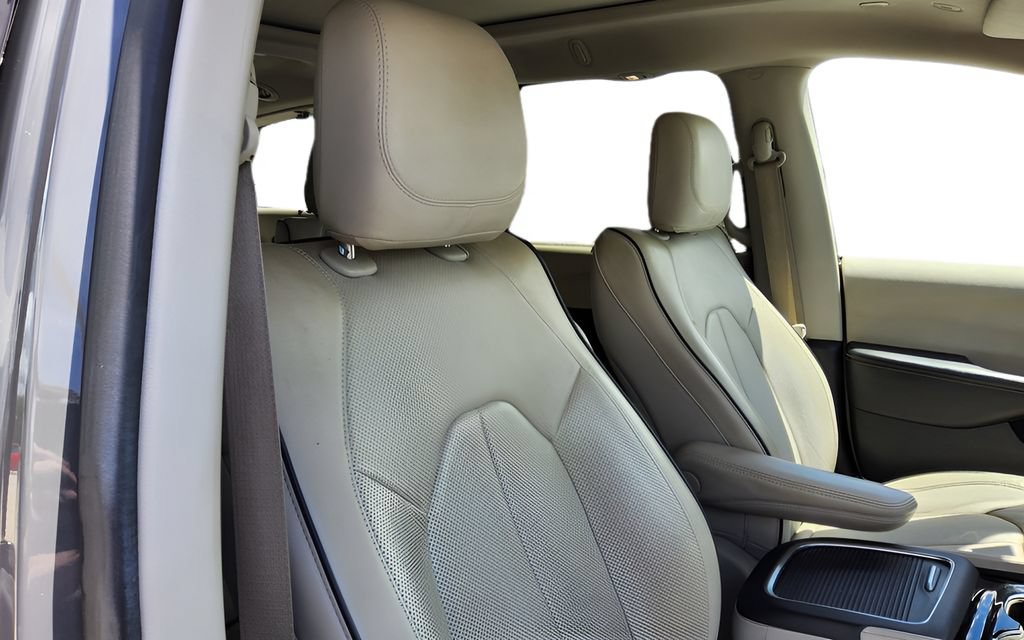 Used 2021 Chrysler Pacifica Limited w/ Premium & Safety Sphere Group AWD/4WD image 44