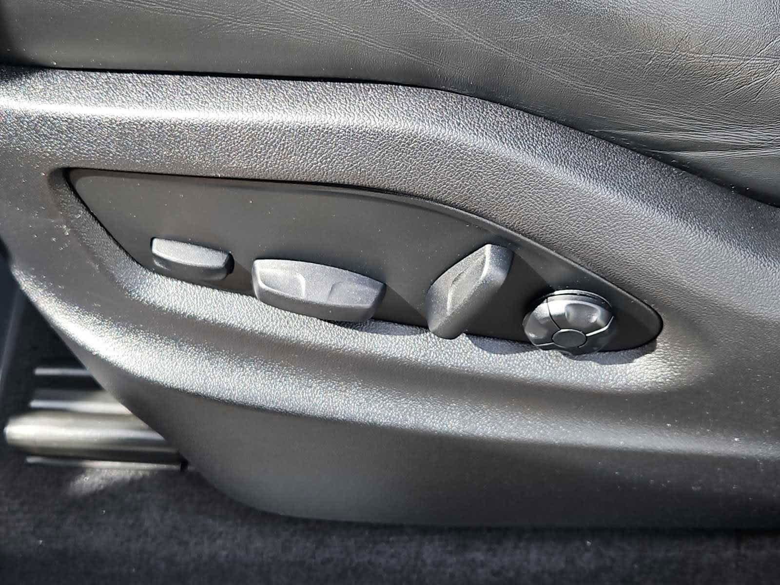 Certified 2024 Porsche Cayenne Coupe AWD/4WD image 15