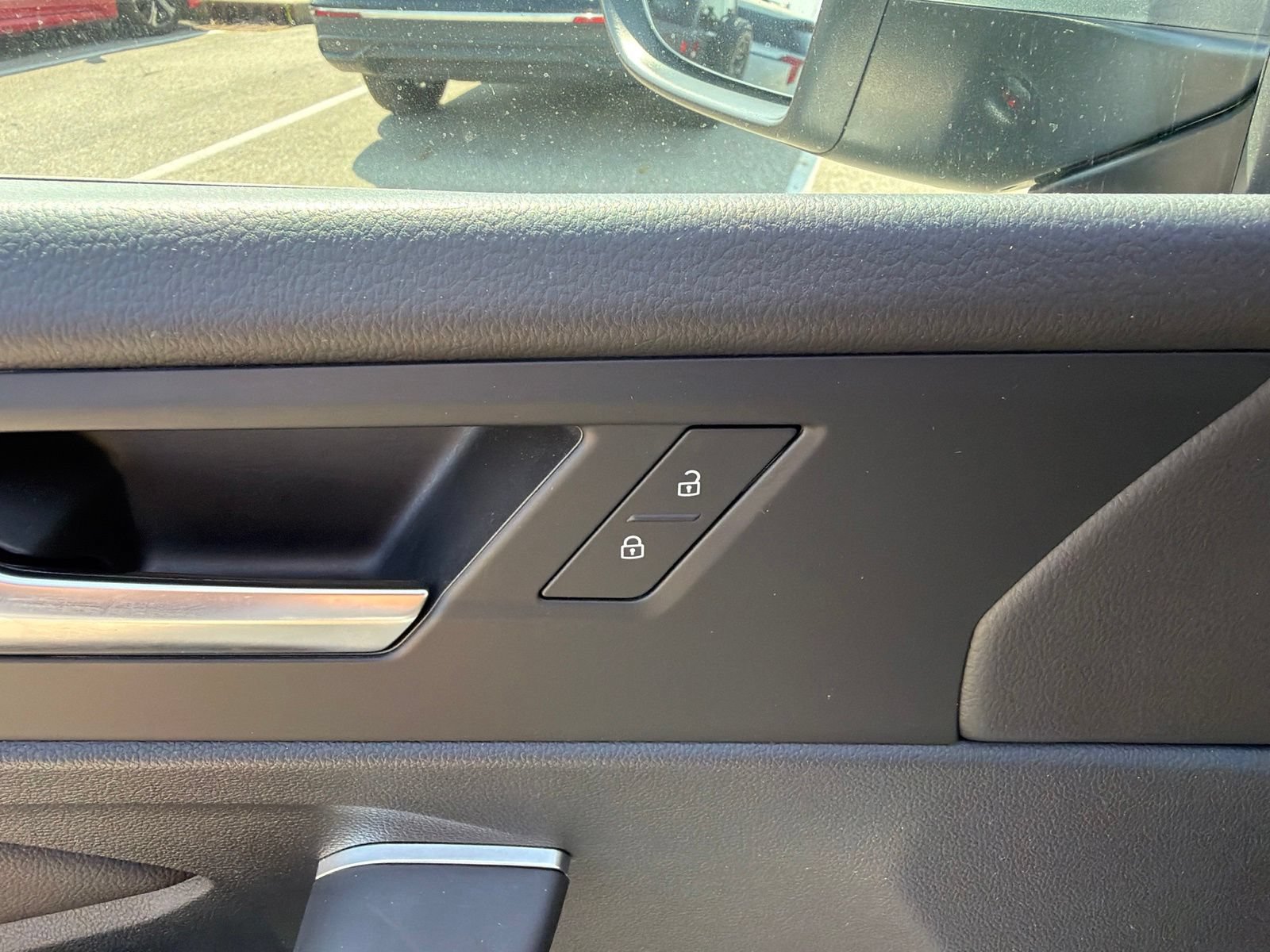 Certified 2023 Volkswagen Jetta SE FWD image 18