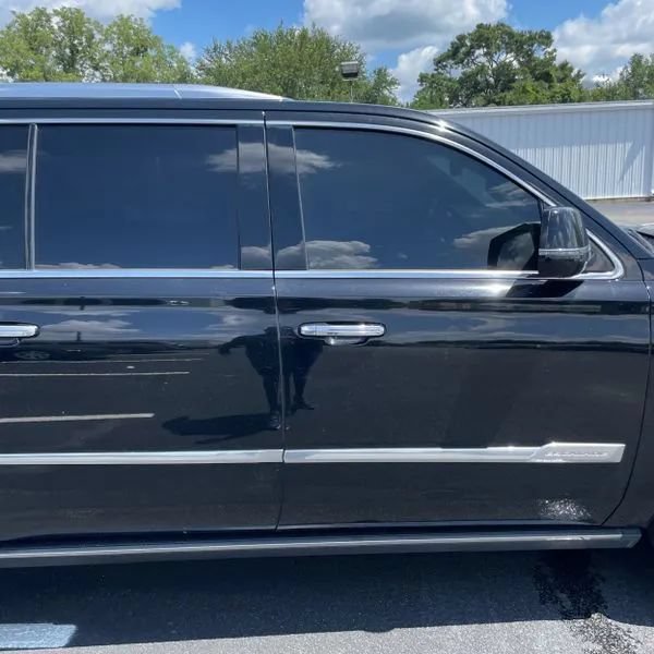 Used 2017 Cadillac Escalade ESV Platinum AWD/4WD image 14