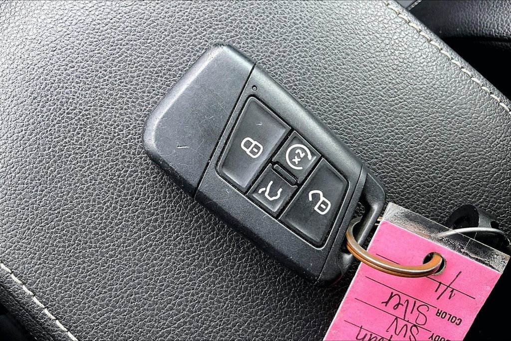 Used 2022 Volkswagen Tiguan SE image 12