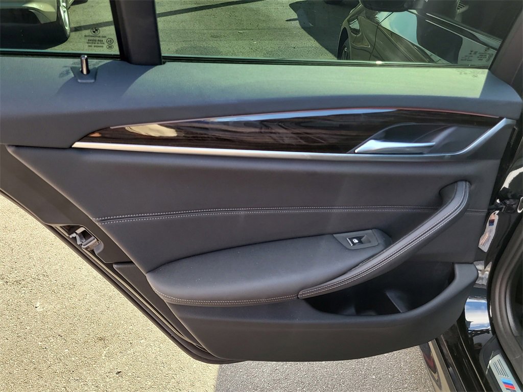 Used 2021 BMW 530i w/ M Sport Package image 9