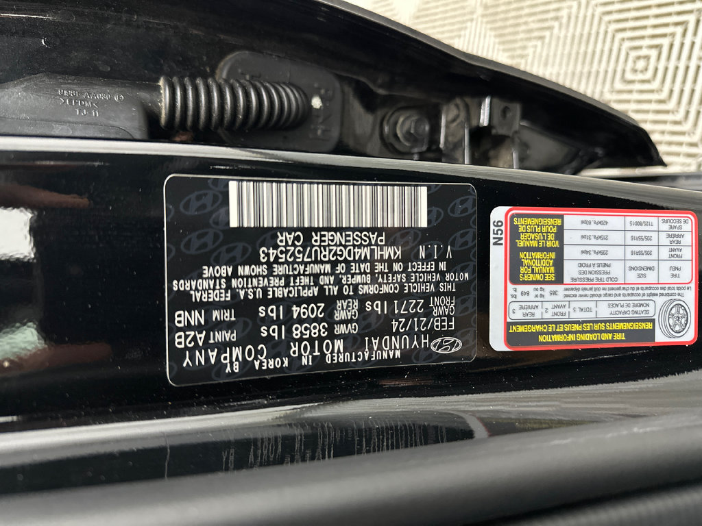 Used 2024 Hyundai Elantra SEL FWD image 30