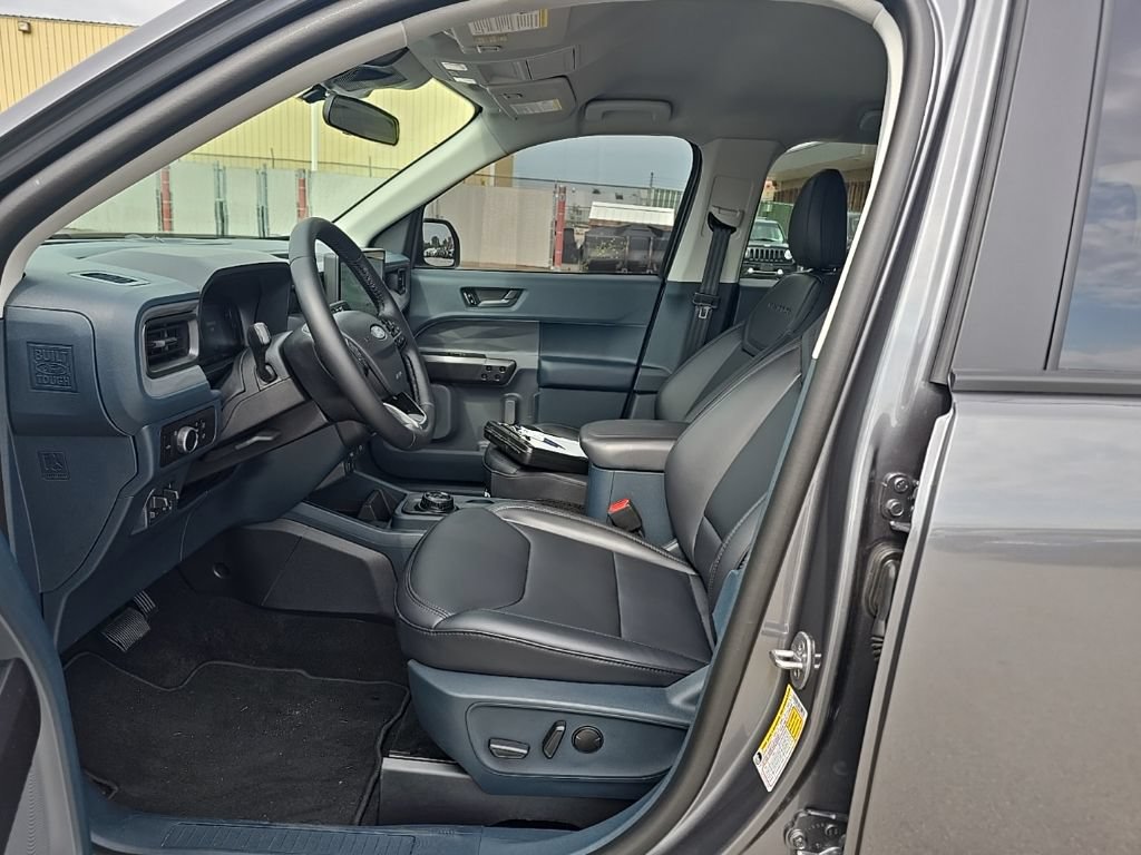 Used 2025 Ford Maverick Lariat w/ Black Appearance Package AWD/4WD image 13