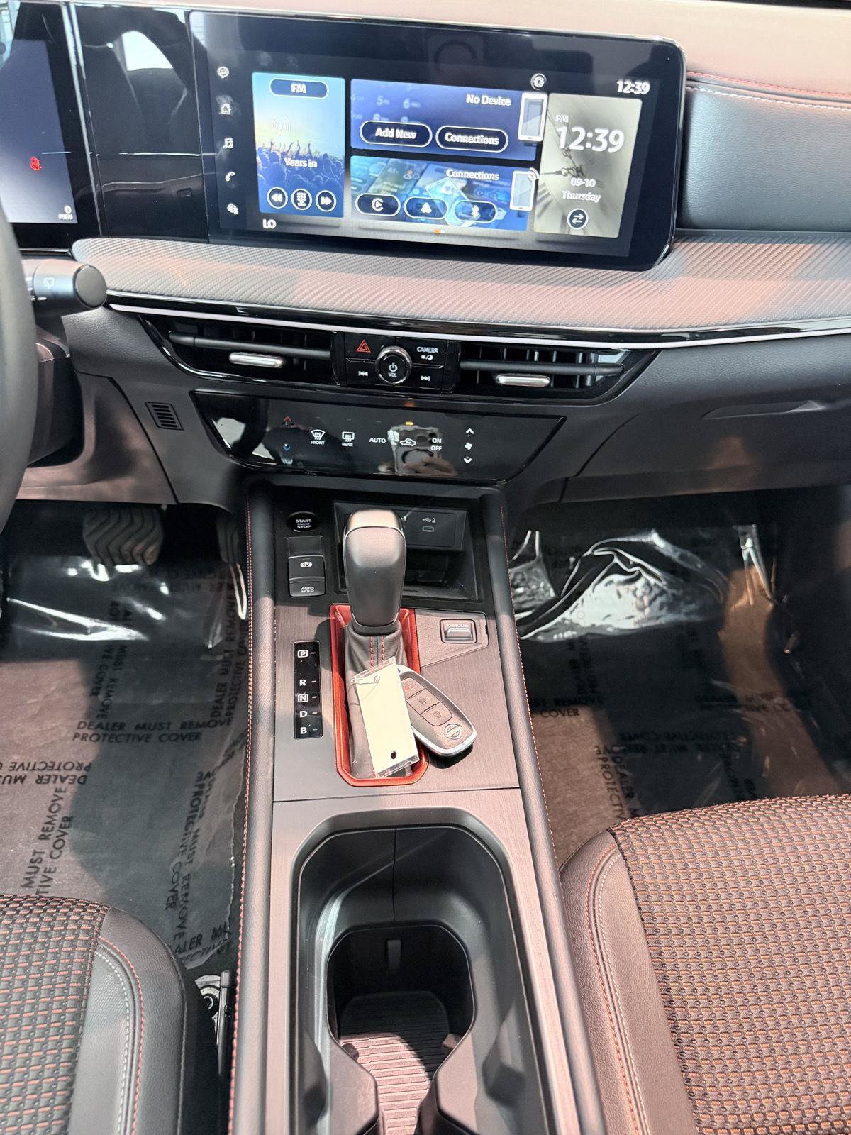 Used 2025 Nissan Kicks SR AWD/4WD image 39