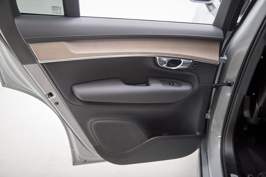 New 2026 Volvo XC90 B6 Plus w/ Protection Package Premier image 22