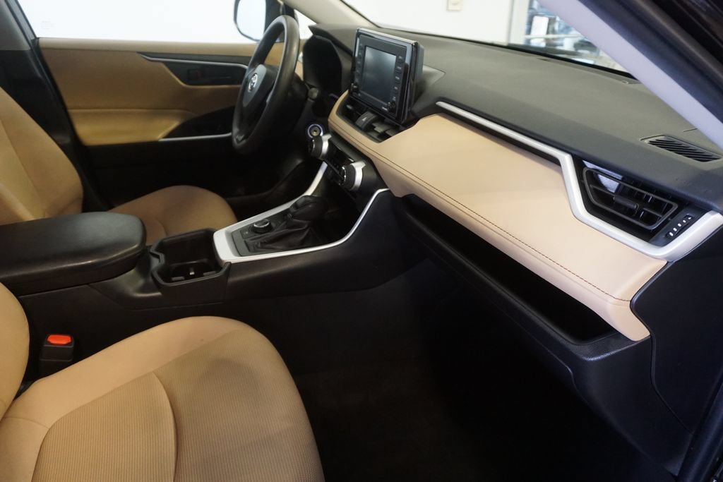 Used 2022 Toyota RAV4 LE AWD/4WD image 23