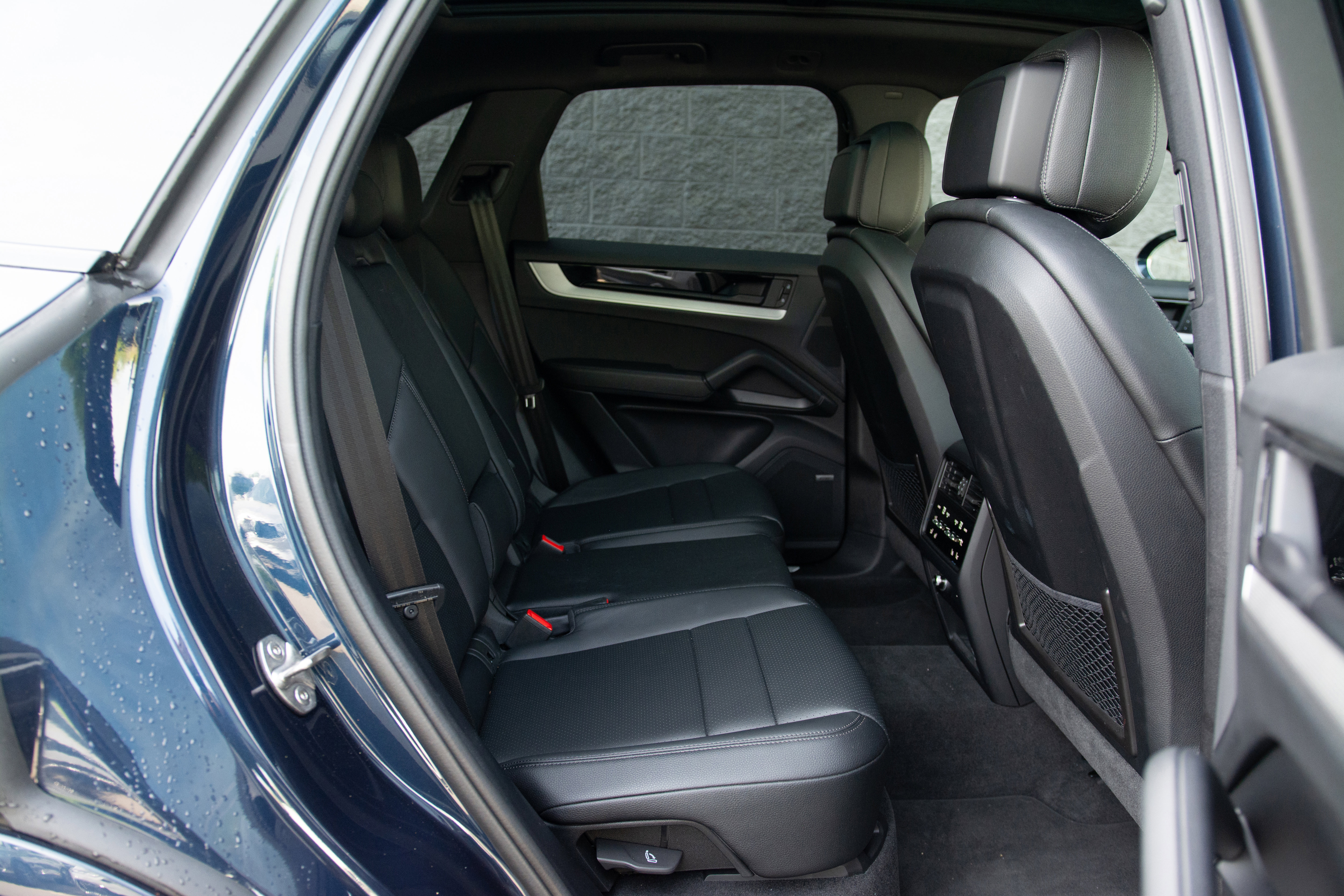 Certified 2025 Porsche Cayenne E-Hybrid image 32