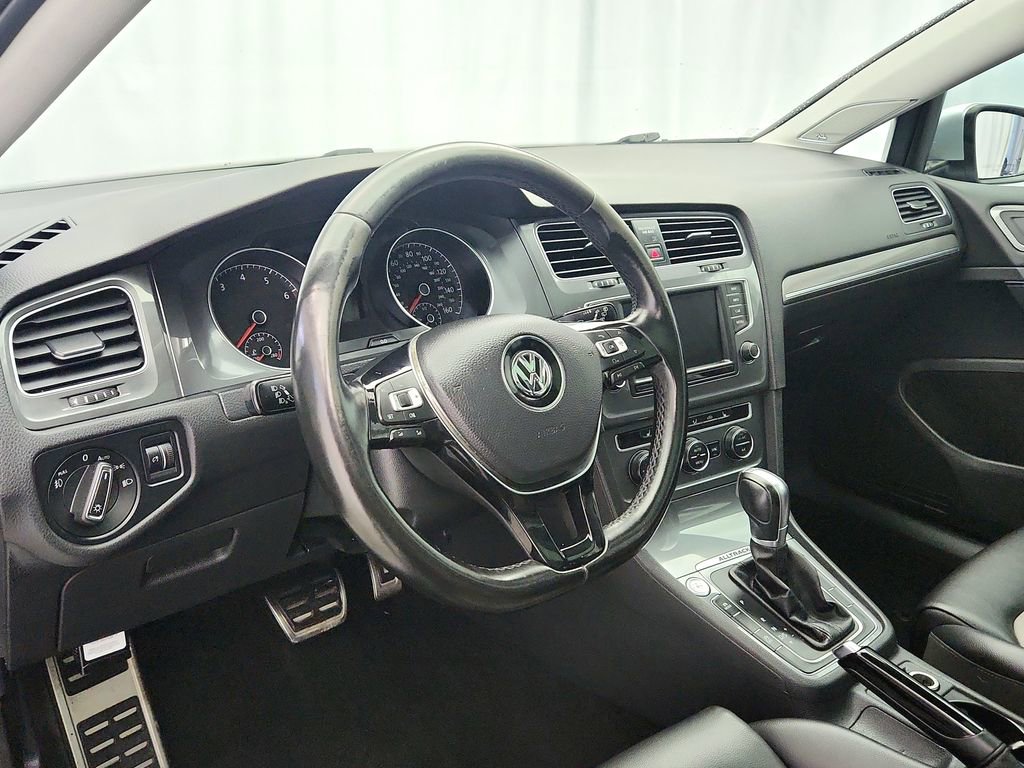 Used 2017 Volkswagen Golf Alltrack SEL image 11