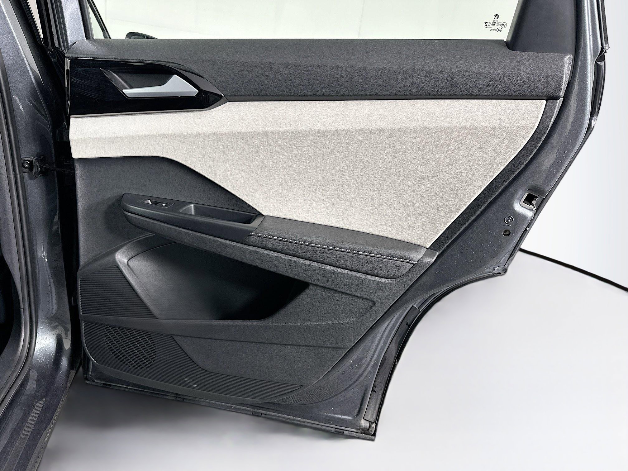 Used 2025 Volkswagen Taos S image 28