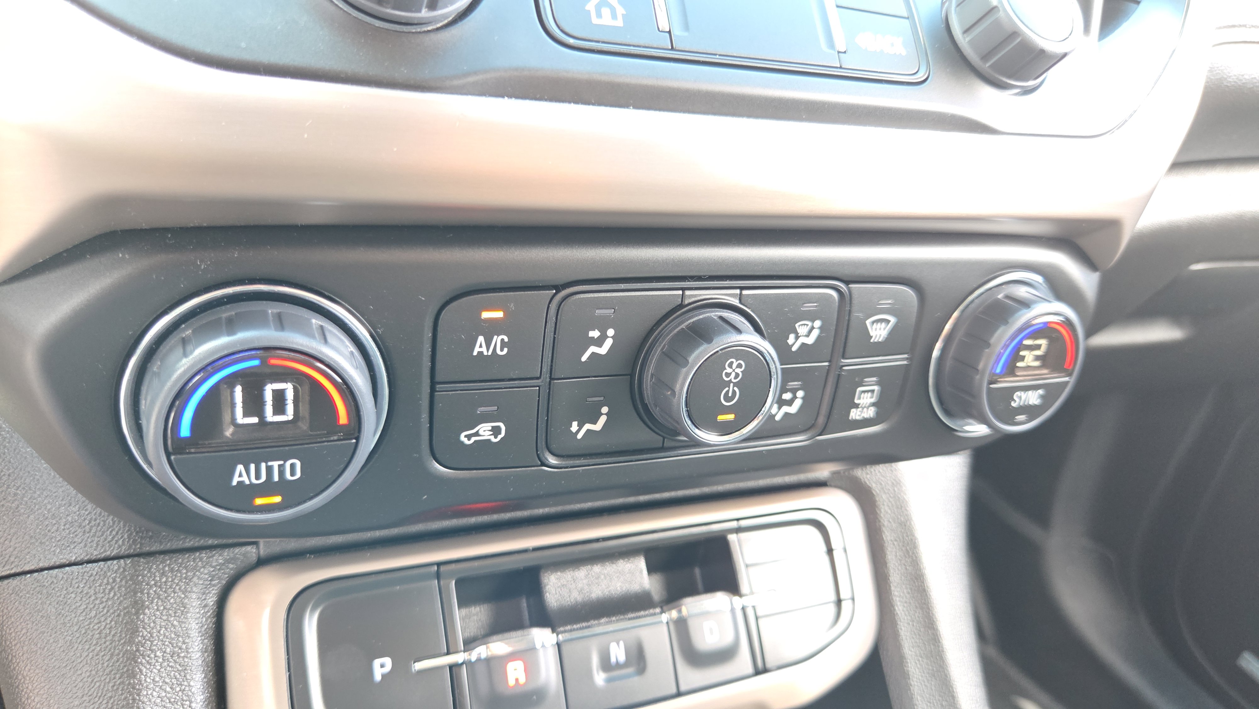 Used 2023 GMC Acadia Denali w/ Denali Ultimate Package FWD image 21