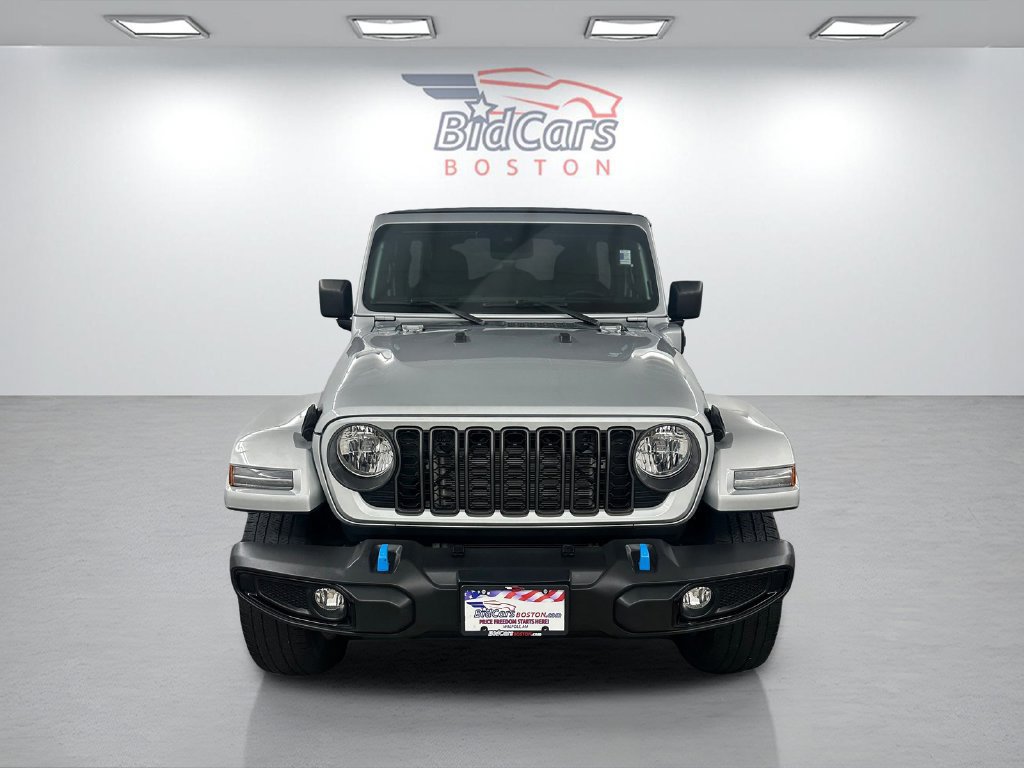 Used 2024 Jeep Wrangler Unlimited w/ Convenience Group AWD/4WD image 2